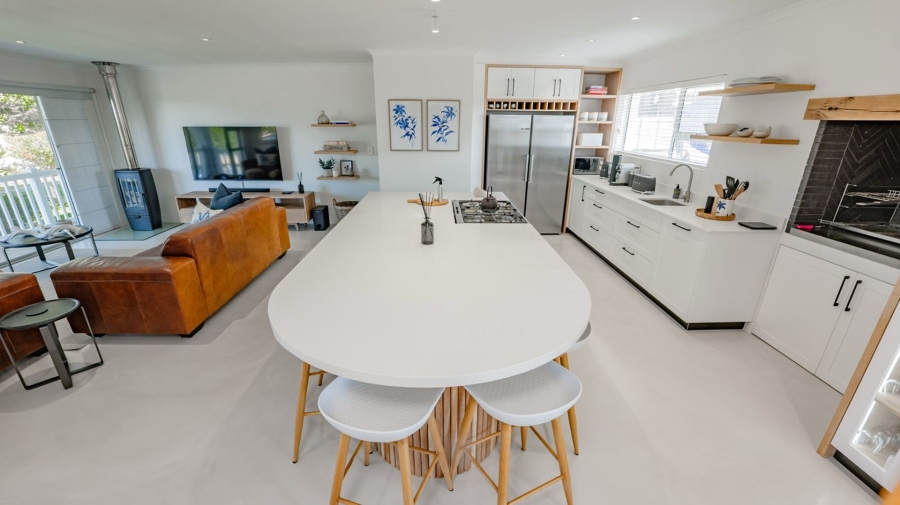 To Let 3 Bedroom Property for Rent in Struisbaai Western Cape